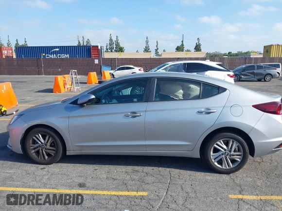 2020 Hyundai Elantra SEL z VIN 5NPD84LF0LH562957, wystawiony jako IAAI lot #42280413 z przebiegiem 88 505 mil mil oraz . Historia ofert i sprzedaży dostępna na DreamBid. Obrazek 14.