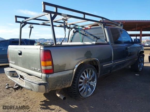 2002 Chevrolet Silverado 1500 LT with VIN 2GCEK19T221313531, listed as a IAAI auction lot 41563814 with 205,633 mi miles. Bid and sale history available at carsss.com. Image 4.