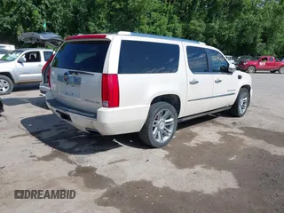 2013 Cadillac Escalade ESV Platinum Edition z VIN 1GYS4KEF2DR153626, wystawiony jako IAAI lot #42269429 z przebiegiem 252 875 mil mil oraz . Historia ofert i sprzedaży dostępna na DreamBid. Obrazek 4.