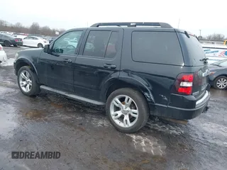 2010 Ford Explorer z VIN 1FMEU8DE5AUA85647, wystawiony jako IAAI lot #41534833 z przebiegiem 129 925 mil mil oraz . Historia ofert i sprzedaży dostępna na DreamBid. Obrazek 3.