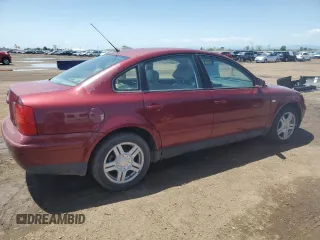 2000 Volkswagen Passat with VIN WVWPD23B9YP211602, listed as a Copart auction lot 61509955 with 121,435 mi miles and Clean title. Bid and sale history available at DreamBid. Image 3.