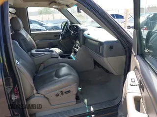 2004 Chevrolet Suburban LT with VIN 3GNFK16T14G278412, listed as a IAAI auction lot 42701930 with 282,075 mi miles and . Bid and sale history available at DreamBid. Image 5.