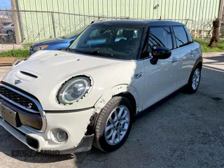 2020 MINI Hardtop 4 Door Cooper S z VIN WMWXU9C0XL2L64693, wystawiony jako Copart lot #45962855 z przebiegiem 53 160 mil mil oraz Czysty tytuł • Clean title. Historia ofert i sprzedaży dostępna na DreamBid. Obrazek 2.