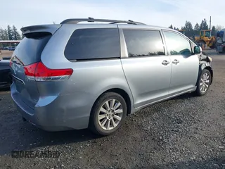 2011 Toyota Sienna XLE with VIN 5TDDK3DC9BS019003, listed as a IAAI auction lot 41359834 with 1 mi miles. Bid and sale history available at carsss.com. Image 4.
