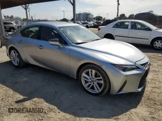 2021 Lexus IS 300 z VIN JTHAA1D24M5117249, wystawiony jako Copart lot #61182855 z przebiegiem 32 540 mil mil oraz Szkoda całkowita • Salvage title. Historia ofert i sprzedaży dostępna na DreamBid. Obrazek 4.