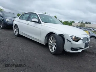 2012 BMW 3 Series 328i z VIN WBA3A5C57CF341151, wystawiony jako IAAI lot #42259279 z przebiegiem 70 035 mil mil oraz . Historia ofert i sprzedaży dostępna na DreamBid. Obrazek 1.