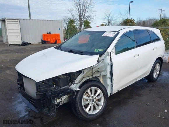 2019 Kia Sorento LX V6 with VIN 5XYPG4A50KG559055, listed as a IAAI auction lot 41472343 with NaN miles. Bid and sale history available at carsss.com. Image 6.