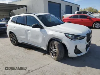 2023 BMW X1 xDrive28i z VIN WBX73EF07P5W78545, wystawiony jako Copart lot #54510885 z przebiegiem 15 197 mil mil oraz Szkoda całkowita • Salvage title. Historia ofert i sprzedaży dostępna na DreamBid. Obrazek 4.