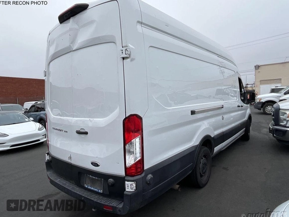 2020 Ford Transit Cargo z VIN 1FTBW3X87LKB80879, wystawiony jako IAAI lot #42546000 z przebiegiem 104 720 mil mil oraz . Historia ofert i sprzedaży dostępna na DreamBid. Obrazek 14.