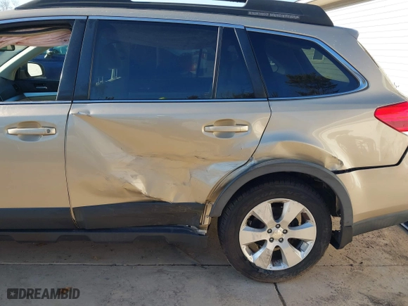 2010 Subaru Outback Premium All-Weather with VIN 4S4BRBCC9A3345149, listed as a IAAI auction lot 41762315 with 155,418 mi miles. Bid and sale history available at carsss.com. Image 6.