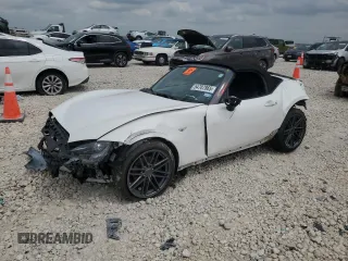 2016 Mazda MX-5 Miata Grand Touring z VIN JM1NDAD77G0113977, wystawiony jako Copart lot #54707865 z przebiegiem Nie podano mil oraz Szkoda całkowita • Salvage title. Historia ofert i sprzedaży dostępna na DreamBid. Obrazek 1.