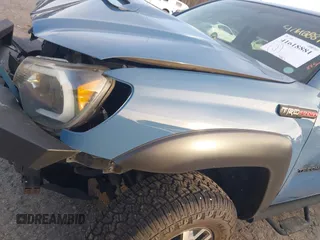 2015 Toyota Tacoma with VIN 3TMMU4FN7FM079866, listed as a IAAI auction lot 41618881 with 165,268 mi miles. Bid and sale history available at carsss.com. Image 18.