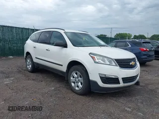 2014 Chevrolet Traverse LS z VIN 1GNKRFED8EJ232688, wystawiony jako IAAI lot #39786590 z przebiegiem 133 418 mil mil oraz . Historia ofert i sprzedaży dostępna na DreamBid. Obrazek 1.