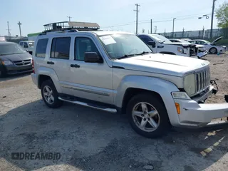 2008 Jeep Liberty Limited z VIN 1J8GN58K98W193186, wystawiony jako IAAI lot #42101847 z przebiegiem 143 682 mil mil oraz . Historia ofert i sprzedaży dostępna na DreamBid. Obrazek 1.