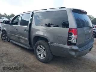 2007 Chevrolet Suburban LT with VIN 3GNFC16007G191138, listed as a IAAI auction lot 41425886 with 150,250 mi miles. Bid and sale history available at carsss.com. Image 3.