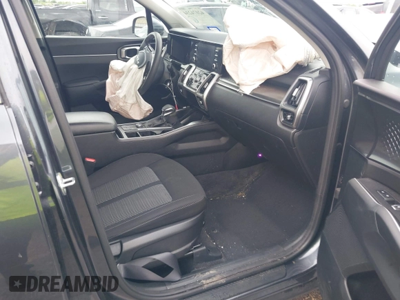 2022 Kia Sorento LX with VIN 5XYRG4LC8NG116399, listed as a IAAI auction lot 42074234 with 58,217 mi miles and . Bid and sale history available at DreamBid. Image 5.