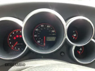 2006 Pontiac Vibe z VIN 5Y2SL65836Z406960, wystawiony jako Copart lot #53856715 z przebiegiem 299 999 mil mil oraz Szkoda całkowita • Salvage title. Historia ofert i sprzedaży dostępna na DreamBid. Obrazek 9.