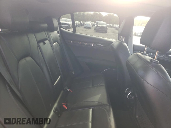 2018 Alfa Romeo Stelvio Sport z VIN ZASFAKPN8J7B69591, wystawiony jako Copart lot #54693475 z przebiegiem 98 148 mil mil oraz Szkody całkowita. Historia ofert i sprzedaży dostępna na DreamBid. Obrazek 11.