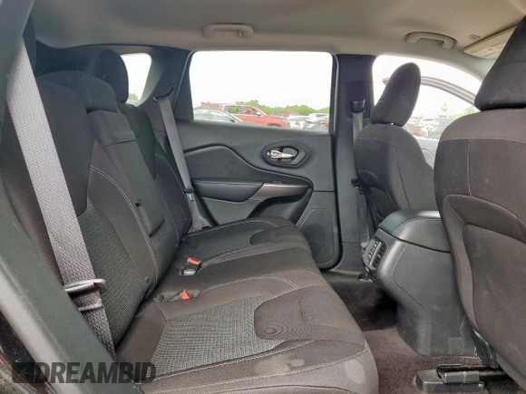 2019 Jeep Cherokee Latitude with VIN 1C4PJLCB6KD264183, listed as a Copart auction lot 64871745 with 121,556 mi miles and Salvage title. Bid and sale history available at DreamBid. Image 10.
