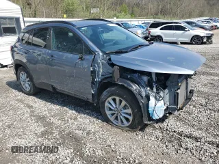 2022 Toyota Corolla Cross LE z VIN 7MUCAAAG1NV019209, wystawiony jako Copart lot #52575315 z przebiegiem 35 338 mil mil oraz Szkoda całkowita • Salvage title. Historia ofert i sprzedaży dostępna na DreamBid. Obrazek 4.