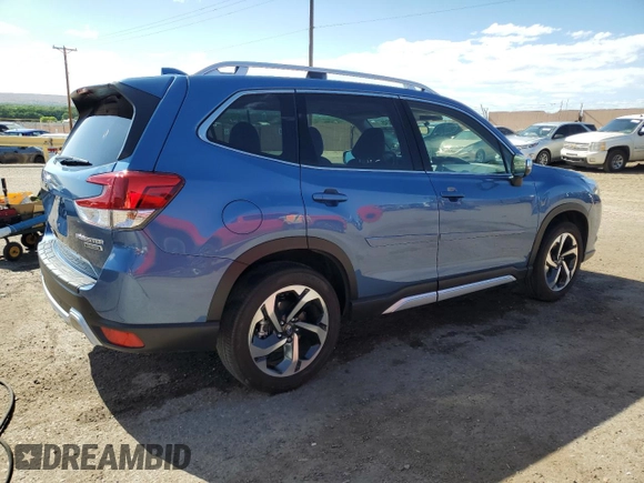 2023 Subaru Forester Touring z VIN JF2SKARC6PH502188, wystawiony jako Copart lot #56960245 z przebiegiem 10 487 mil mil oraz Szkoda całkowita • Salvage title. Historia ofert i sprzedaży dostępna na DreamBid. Obrazek 3.
