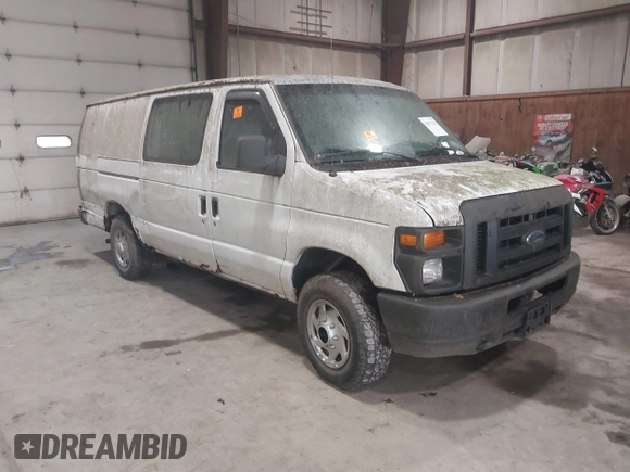 2008 Ford Econoline Cargo Commercial z VIN 1FTNS24W88DA19698, wystawiony jako IAAI lot #42537120 z przebiegiem 148 476 mil mil oraz . Historia ofert i sprzedaży dostępna na DreamBid. Obrazek 1.