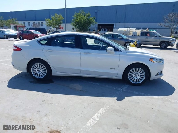 2013 Ford Fusion Energi Titanium with VIN 3FA6P0SU3DR273676, listed as a IAAI auction lot 41777822 with 189,283 mi miles. Bid and sale history available at carsss.com. Image 13.
