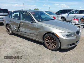 2009 BMW 3 Series 328i xDrive z VIN WBAPK53529A644875, wystawiony jako IAAI lot #42247084 z przebiegiem 158 903 mil mil oraz . Historia ofert i sprzedaży dostępna na DreamBid. Obrazek 1.