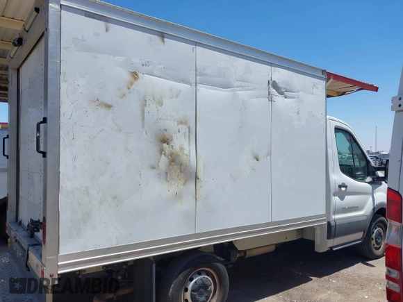 2020 Ford Transit z VIN 1FDBW5Z8XLKA32374, wystawiony jako IAAI lot #42468266 z przebiegiem 80 934 mil mil oraz . Historia ofert i sprzedaży dostępna na DreamBid. Obrazek 13.