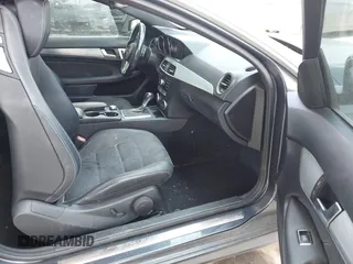 2015 Mercedes-Benz C 250 z VIN WDDGJ4HBXFG390555, wystawiony jako IAAI lot #42288436 z przebiegiem 93 665 mil mil oraz . Historia ofert i sprzedaży dostępna na DreamBid. Obrazek 5.