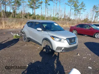 2020 Nissan Kicks SV z VIN 3N1CP5CV1LL545504, wystawiony jako IAAI lot #41321435 z przebiegiem 67 816 mil mil oraz . Historia ofert i sprzedaży dostępna na DreamBid. Obrazek 1.