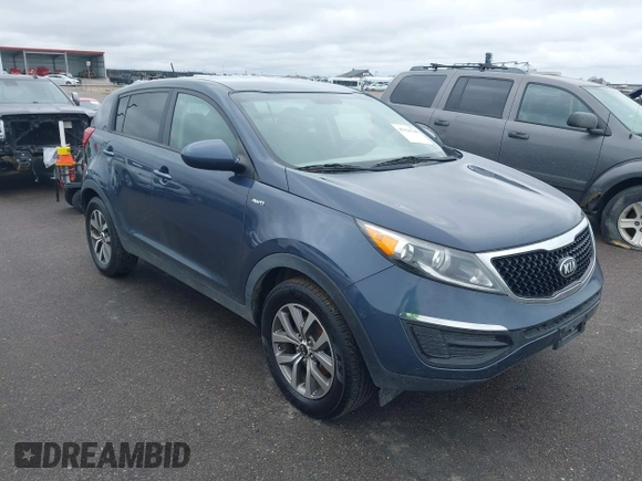 2014 Kia Sportage LX with VIN KNDPBCAC4E7585800, listed as a IAAI auction lot 42126740 with 193,573 mi miles and . Bid and sale history available at carsss.com. Image 1.