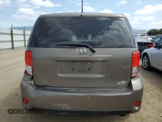 2014 Scion xB z VIN JTLZE4FE6EJ064990, wystawiony jako Copart lot #53554795 z przebiegiem 180 198 mil mil oraz Szkoda całkowita • Salvage title. Historia ofert i sprzedaży dostępna na DreamBid. Obrazek 6.