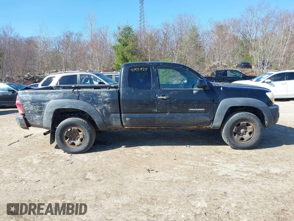 2006 Toyota Tacoma with VIN 5TEUU42N26Z302324, listed as a IAAI auction lot 41931925 with 267,743 mi miles. Bid and sale history available at carsss.com. Image 13.