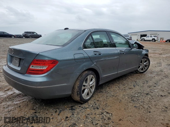 2012 Mercedes-Benz C 250 Sport z VIN WDDGF4HB7CA598084, wystawiony jako Copart lot #57668635 z przebiegiem Nie podano mil oraz Szkoda całkowita • Salvage title. Historia ofert i sprzedaży dostępna na DreamBid. Obrazek 3.