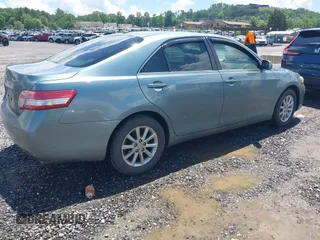 2010 Toyota Camry z VIN 4T1BF3EK0AU538268, wystawiony jako IAAI lot #42245042 z przebiegiem 155 501 mil mil oraz . Historia ofert i sprzedaży dostępna na DreamBid. Obrazek 4.