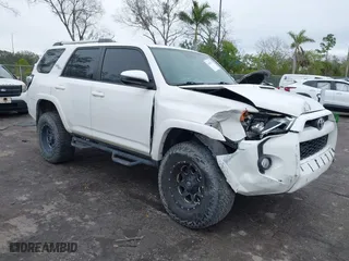 2017 Toyota 4Runner SR5 with VIN JTEBU5JR2H5409960, listed as a IAAI auction lot 41406747 with 100,750 mi miles. Bid and sale history available at carsss.com. Image 1.