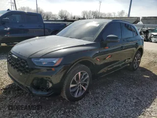2024 Audi Q5 S line Premium z VIN WA1GAAFY1R2100747, wystawiony jako Copart lot #50006635 z przebiegiem 12 096 mil mil oraz Szkody całkowita. Historia ofert i sprzedaży dostępna na DreamBid. Obrazek 1.