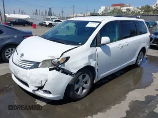 2015 Toyota Sienna LE AAS с VIN 5TDKK3DC6FS574942, выставлен на аукционе IAAI как лот 42336507 с пробегом 58 323 миль миль и . История ставок и продаж доступна на DreamBid. Изображение 18.
