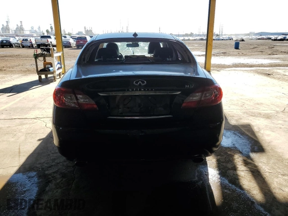 2013 Infiniti M z VIN JN1BY1AP5DM511286, wystawiony jako Copart lot #50391645 z przebiegiem 195 108 mil mil oraz Czysty tytuł • Clean title. Historia ofert i sprzedaży dostępna na DreamBid. Obrazek 6.
