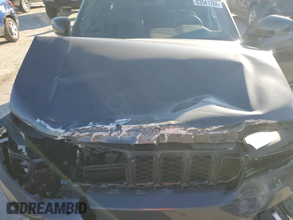 2022 Jeep Grand Cherokee Laredo with VIN 1C4RJHAGXN8598721, listed as a Copart auction lot 83541784 with 5,802 mi miles and Salvage title. Bid and sale history available at DreamBid. Image 12.