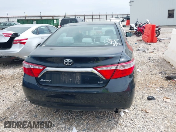 2015 Toyota Camry XLE with VIN 4T4BF1FK2FR461922, listed as a IAAI auction lot 41995064 with 195,943 mi miles. Bid and sale history available at carsss.com. Image 17.
