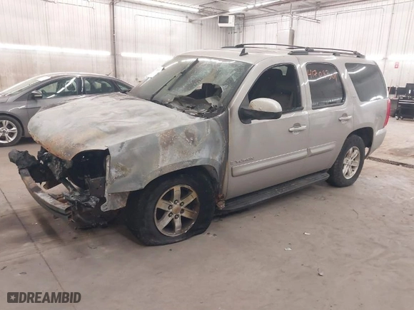2008 GMC Yukon SLT w/4SB with VIN 1GKFK13048J180406, listed as a IAAI auction lot 41708301 with 1 mi miles. Bid and sale history available at carsss.com. Image 2.