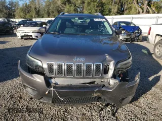 2019 Jeep Cherokee Latitude Plus with VIN 1C4PJLLX3KD130128, listed as a Copart auction lot 42393545 with 108,472 mi miles and Salvage Title. Bid and sale history available at DreamBid. Image 5.