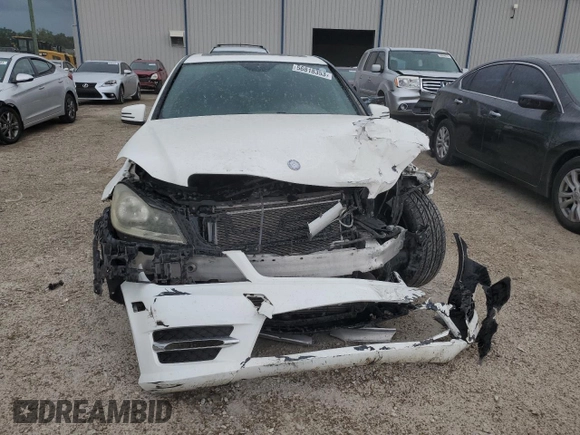 2013 Mercedes-Benz C 250 Sport с VIN WDDGF4HBXDR282357, выставлен на аукционе Copart как лот 61191975 с пробегом 73 832 миль миль и На запчасти • Non repairable. История ставок и продаж доступна на DreamBid. Изображение 5.