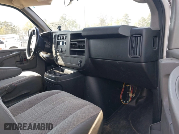 2013 Chevrolet Express Cargo Van with VIN 1GCSGAFX8D1118666, listed as a IAAI auction lot 42017323 with 341,443 mi miles. Bid and sale history available at carsss.com. Image 5.