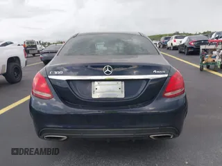 2015 Mercedes-Benz C 300 Luxury z VIN 55SWF4KB0FU003066, wystawiony jako IAAI lot #42477050 z przebiegiem 93 119 mil mil oraz . Historia ofert i sprzedaży dostępna na DreamBid. Obrazek 16.