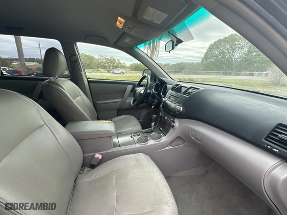 2009 Toyota Highlander with VIN JTEDS41A392074455, listed as a Copart auction lot 48199115 with 231,088 mi miles and Clean Title. Bid and sale history available at carsss.com. Image 5.