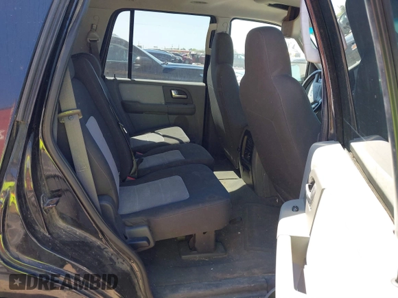 2004 Ford Expedition Special Service with VIN 1FMRU15W84LA19782, listed as a IAAI auction lot 41729791 with 256,992 mi miles. Bid and sale history available at carsss.com. Image 8.