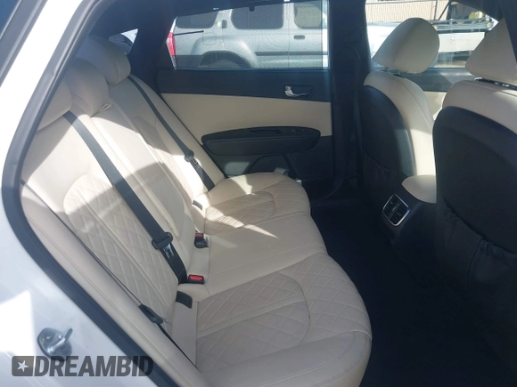 2016 Kia Optima SXL Turbo with VIN 5XXGV4L20GG074869, listed as a IAAI auction lot 41212808 with 82,884 mi miles. Bid and sale history available at carsss.com. Image 8.
